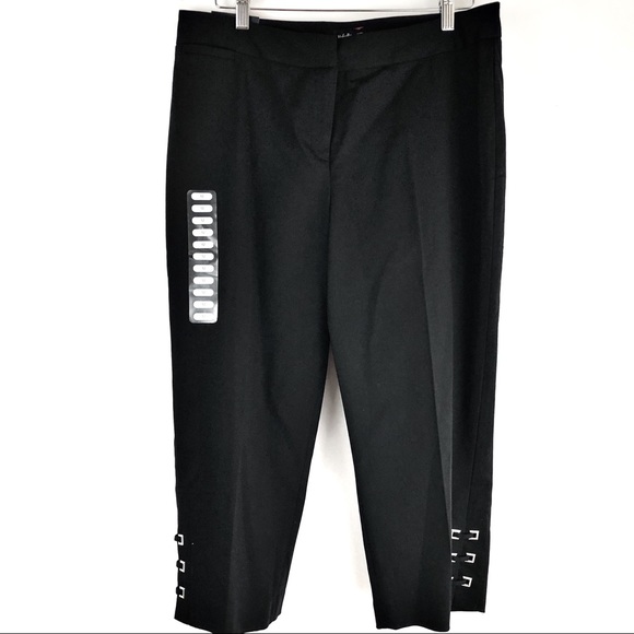 NWT Rafaella Black Curvy Capris - Picture 2 of 5